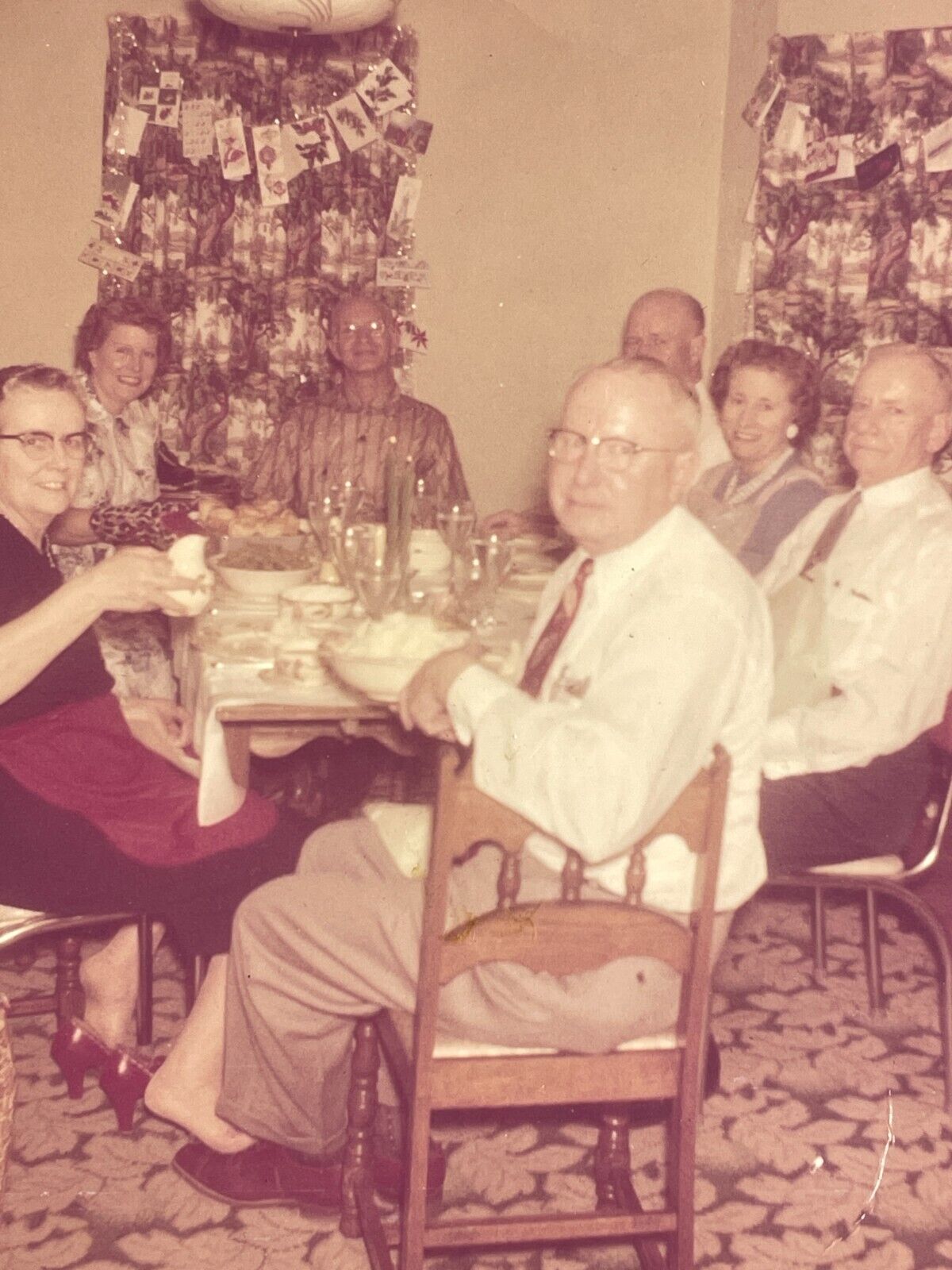 GE Photograph Cute 1959 Cute Group Old Older Family Holidays Dinner 