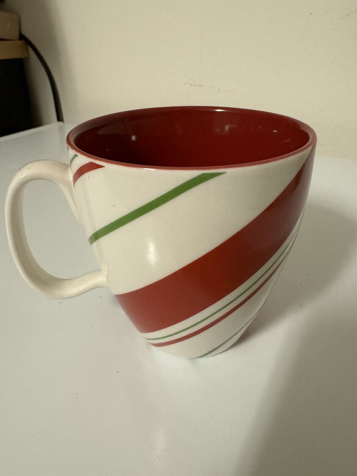 2007 Holiday STARBUCKS Coffee Mug Peppermint Swirl Design 12 oz Red White Green