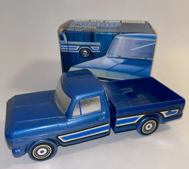 Vintage Avon 1973 Blue Ford Ranger Pickup  Full Bottle Collectible  Boxed Blue