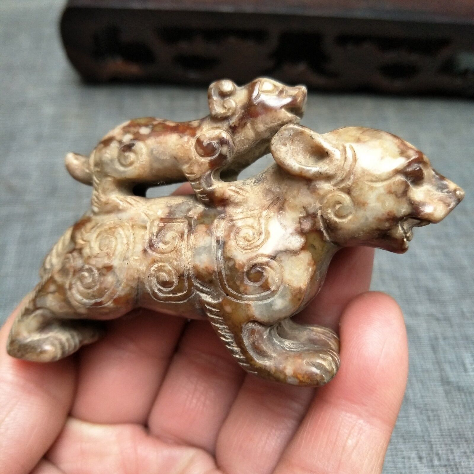 Chinese collectibles, manual sculpture，The Rare He Tian Jade animal statue A3234