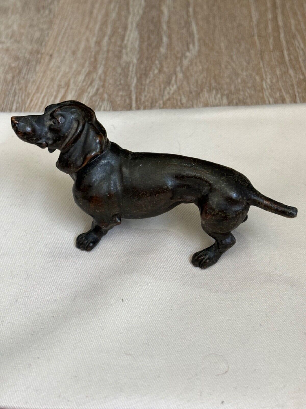 MiniatureCast Iron Daschund Dachshund Weiner Dog Paperweight figurine 