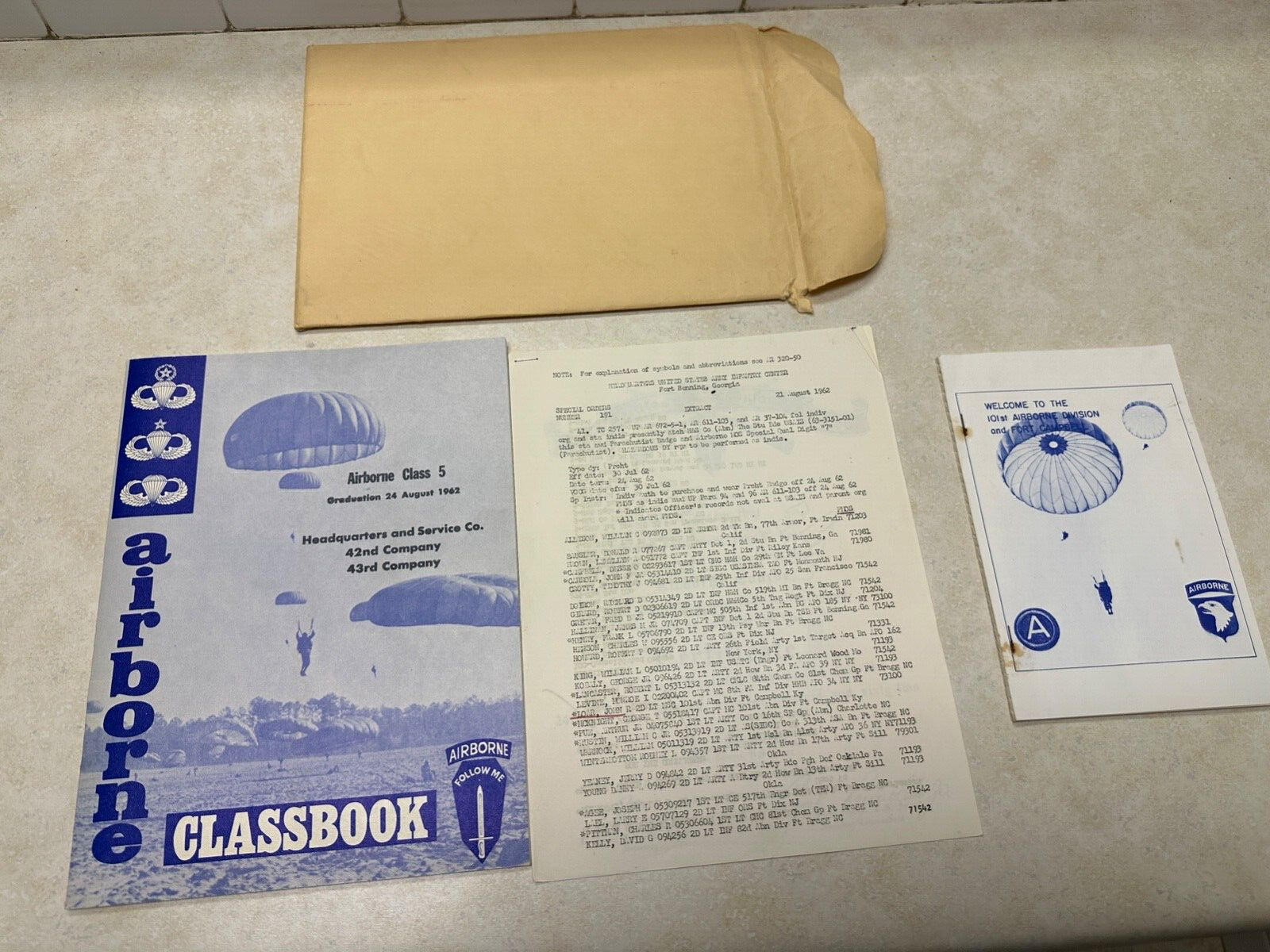 1962 Fort Campbell Welcome Booklet & Class Book 101st Airborne