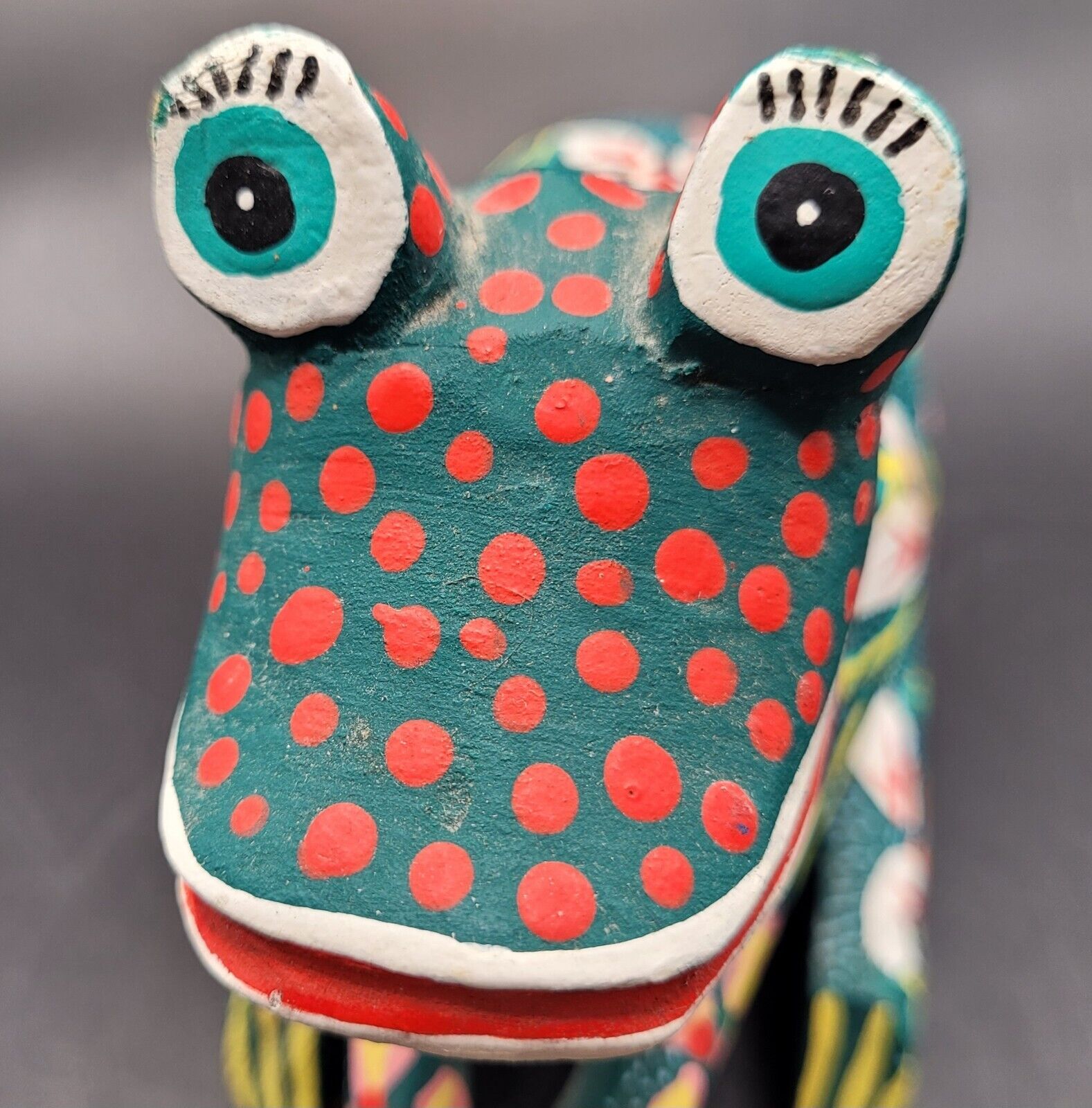 Signed Abel Cruz Mexican Hand Painted Colorful Long Arms Folk Art Frog Oaxaca 8\