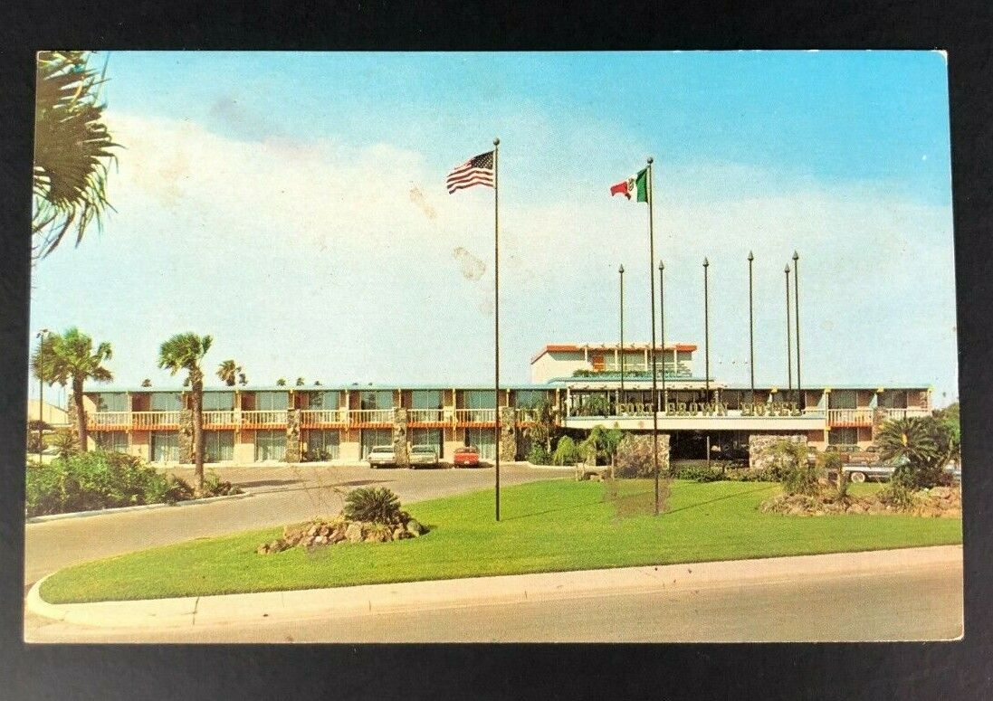 Brownsville, TX Postcard Fort Brown Motor Hotel /Apartments MCM 50s 60s USA Flag