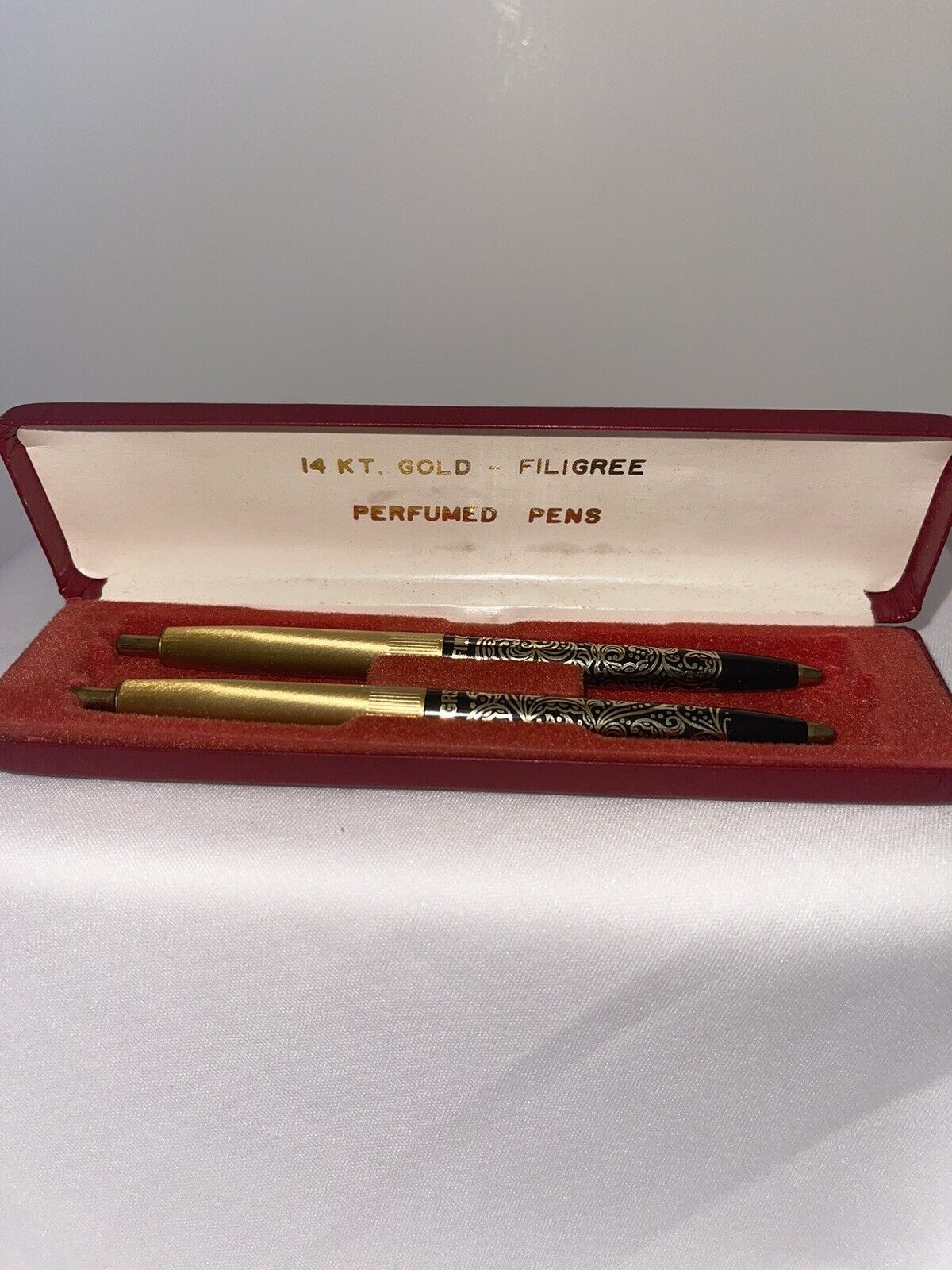Vintage 14 Karat Gold Filigree Perfumed Pen Set With Box
