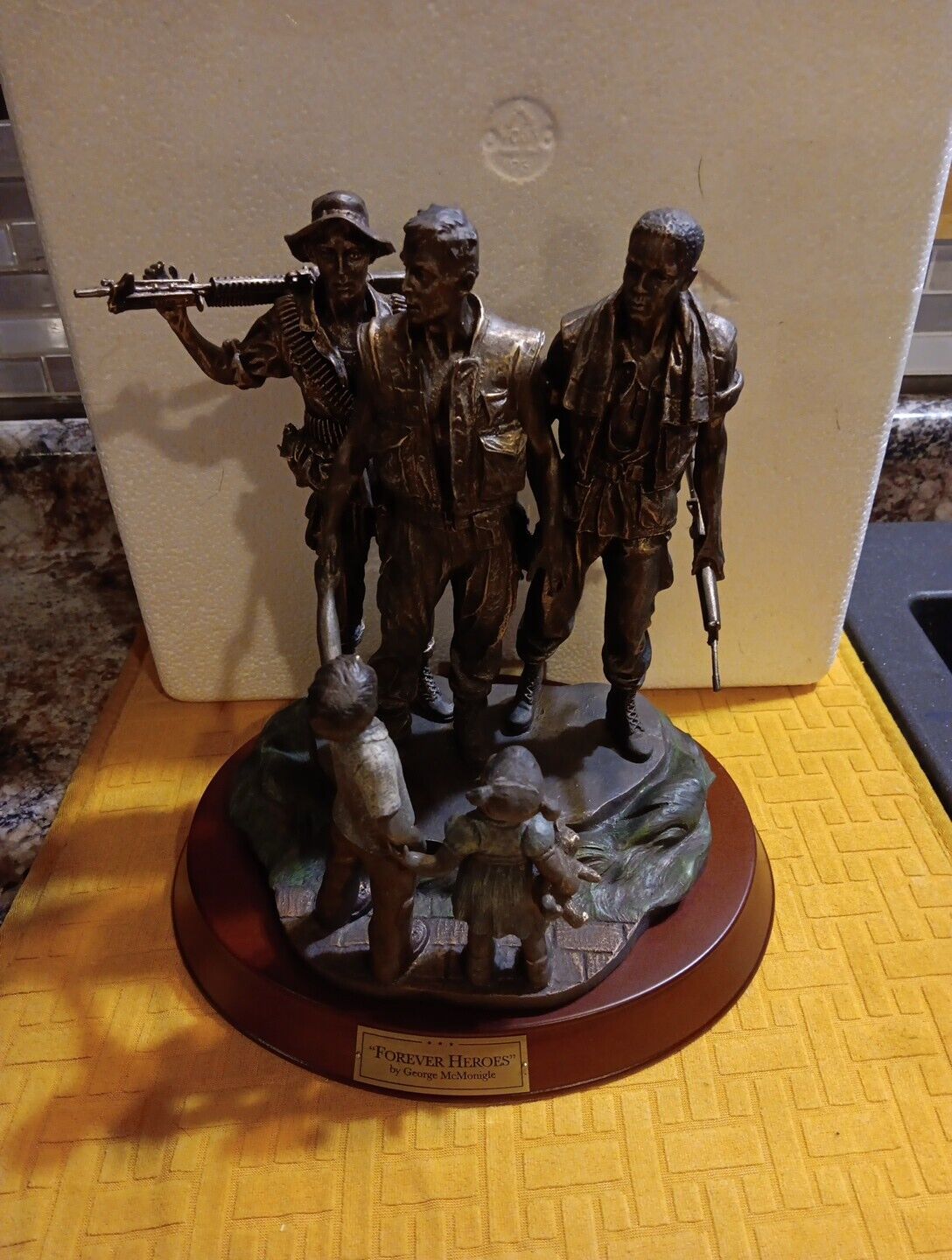 FRANKLIN MINT Forever Heroes Vietnam Veterans Sculpture Statue NIB Art B11F160