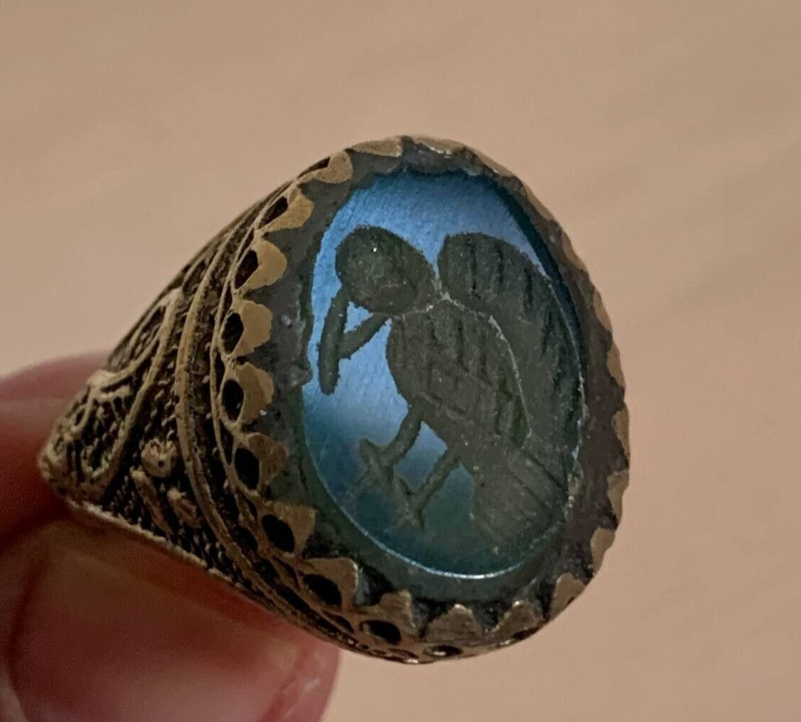 RARE ANCIENT ROMAN SIGNET RING WITH GOLD COLOR AGATE ENGRAVED BIRD INTAGLIO