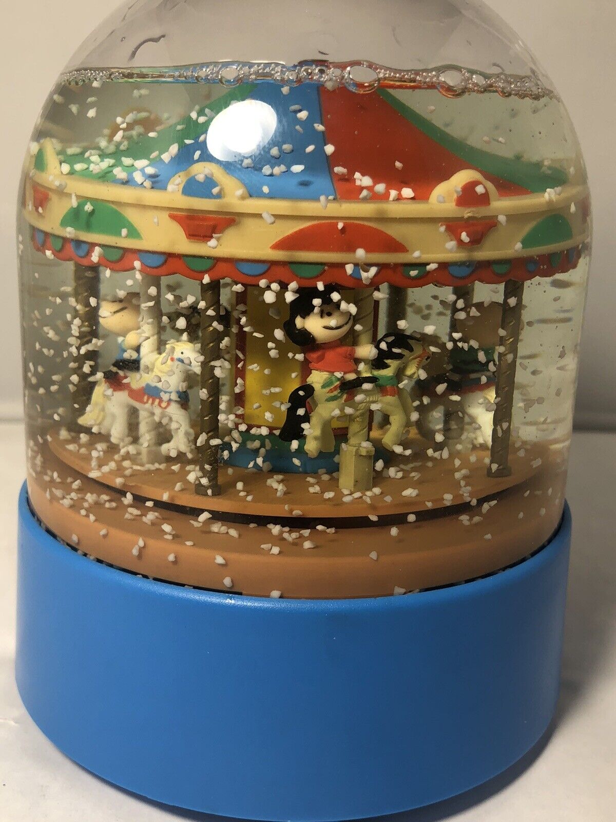 Rare Vintage Peanuts By Charles Schulz Musical Snow Globe w/Up & Down Action
