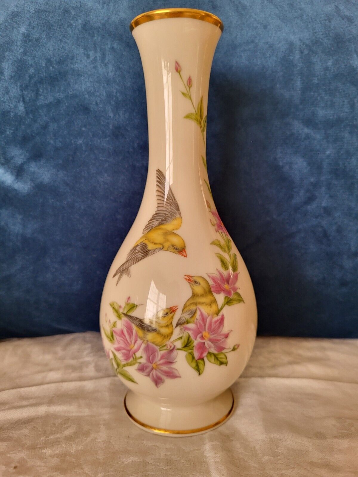 Lenox Mother's Day 1985 vase goldfinches Ivory China Limited Edition
