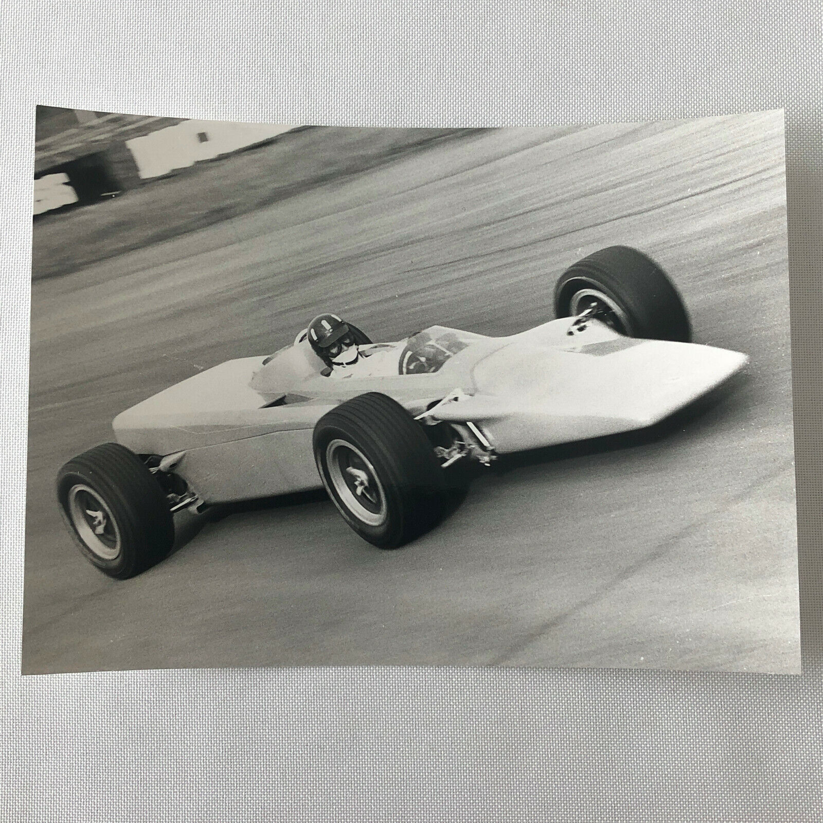 Vintage 1968 Graham Hill Lotus STP Racing Car Press Photo Photograph 