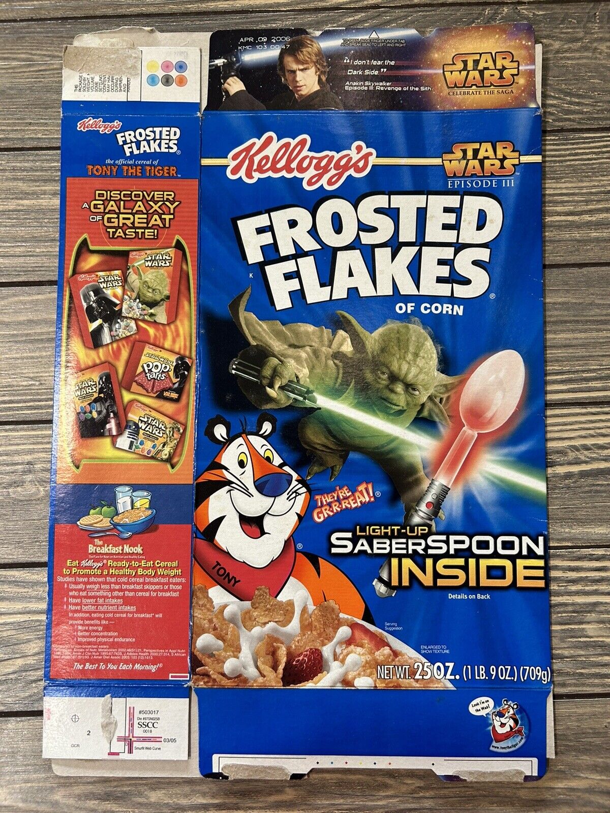 2005 Kellogg\'s FROSTED FLAKES Cereal Box Star Wars Yoda 25 Oz Empty Box