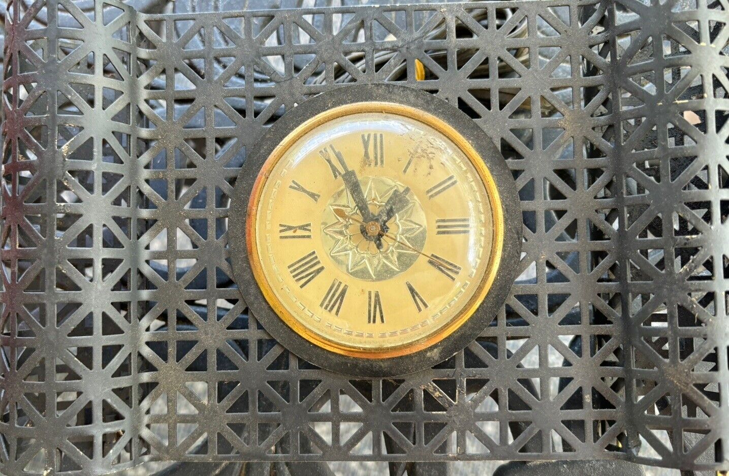 Vintage Mid Century Metal Rite Mfg Co Working Electric Wall Clock
