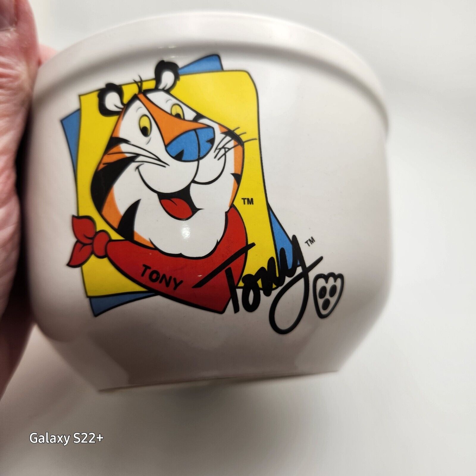 VINTAGE Tony the Tiger Cereal Bowl Kellogg\'s 2001 Houston Harvest 5.75\