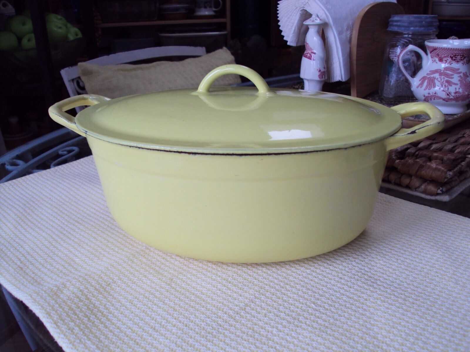 Descoware Vintage Yellow Cast Iron Oval Dutch Oven- Pre Owned