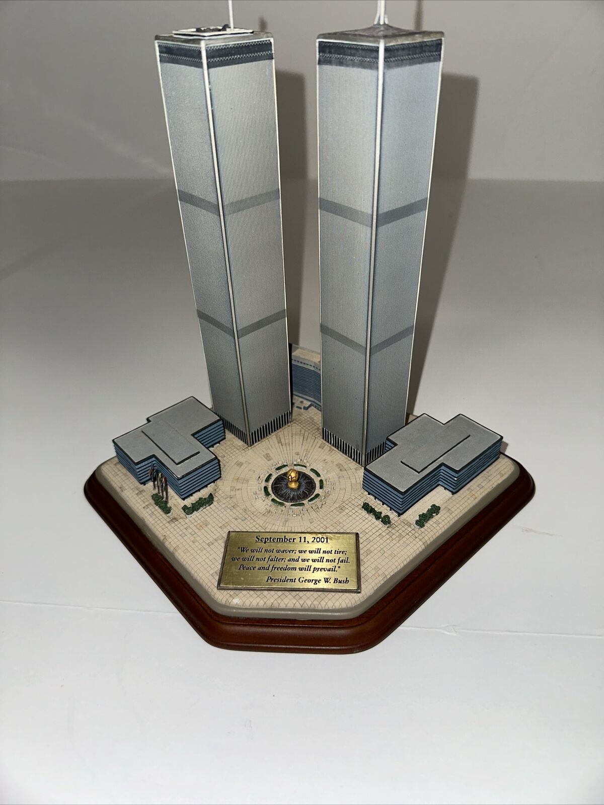 Danbury Mint Twin Towers 9/11 Commemorative World Trade Center NYC Statue NO BOX