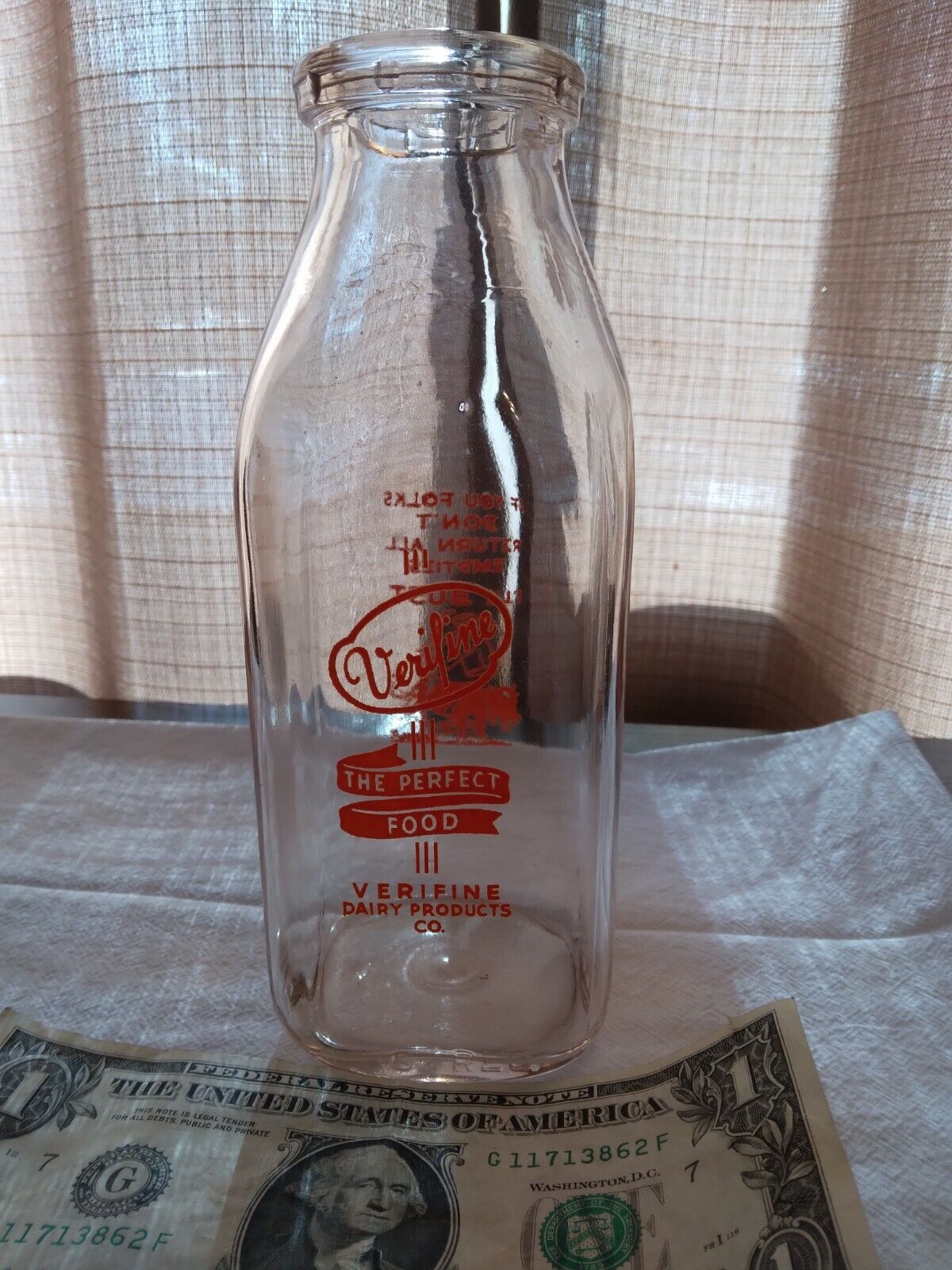 Vintage  Verifine pint dairy bottle 