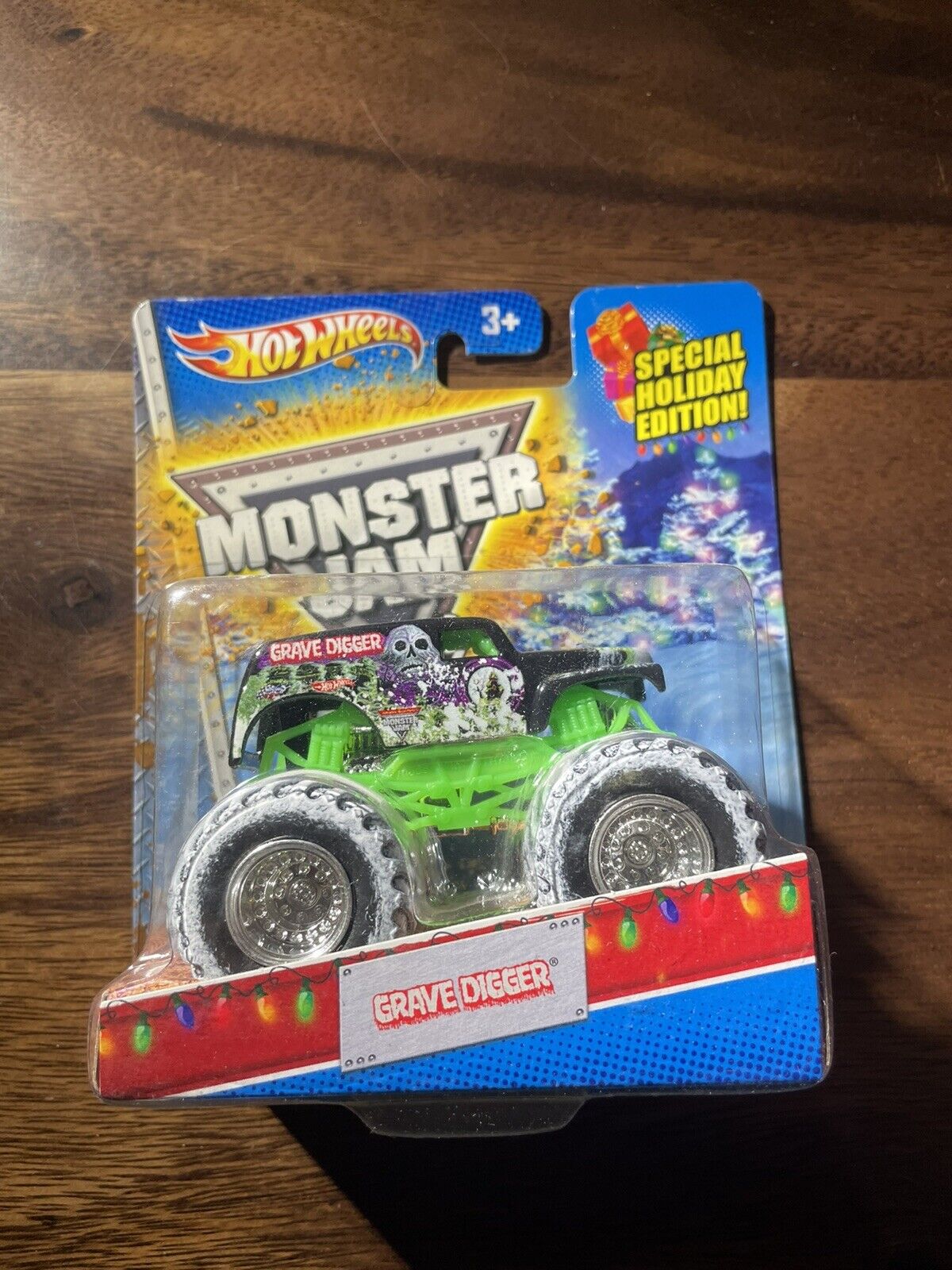 Hot Wheels 2013 Mattel Monster Jam Die Cast Car 1:64 Grave Digger Holiday Editio