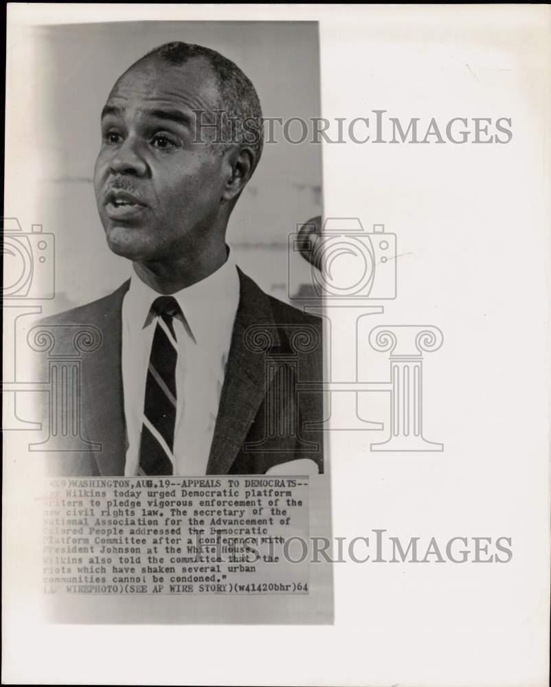 1964 Press Photo NAACP Secretary Roy Wilkins with Democratic Platform Writers