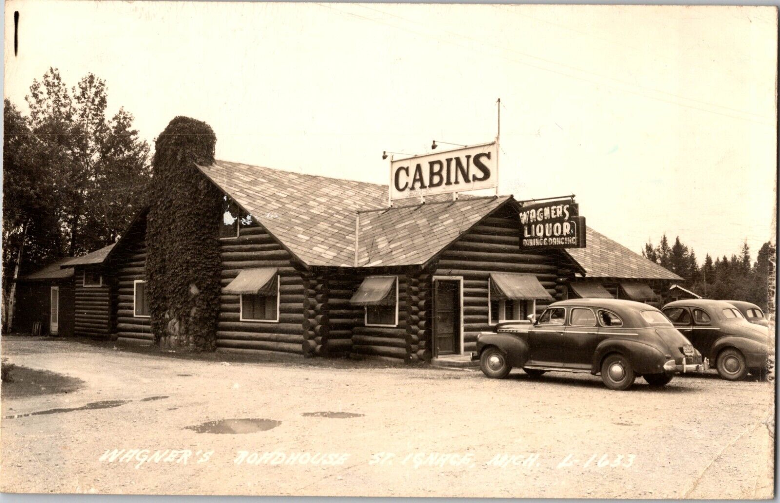 St. Ignace, Michigan Wagner\'s Roadhouse Liquor Vintage RPPC Real Photo Postcard