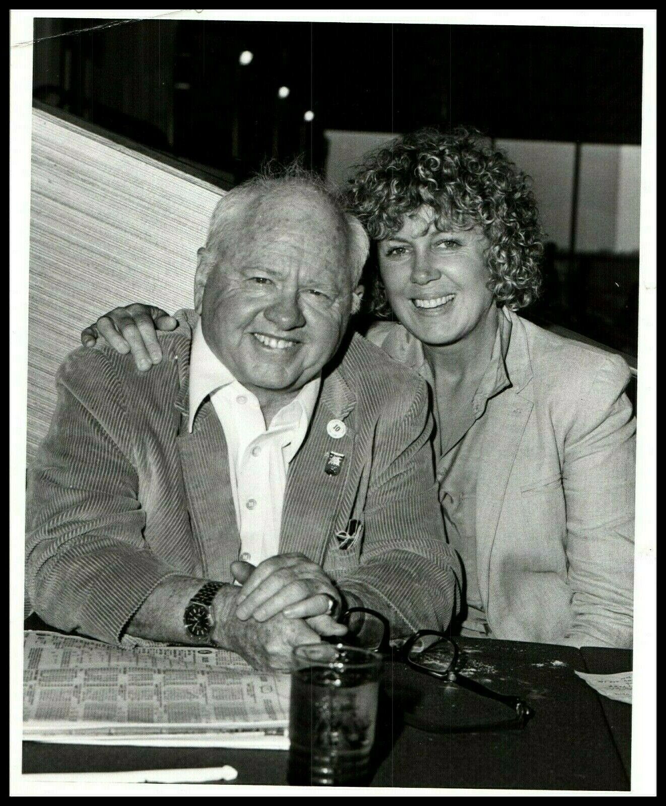 Mickey Rooney + Wife Jan (1983) STUNNING PORTRAIT ORIGINAL VINTAGE PHOTO M 61