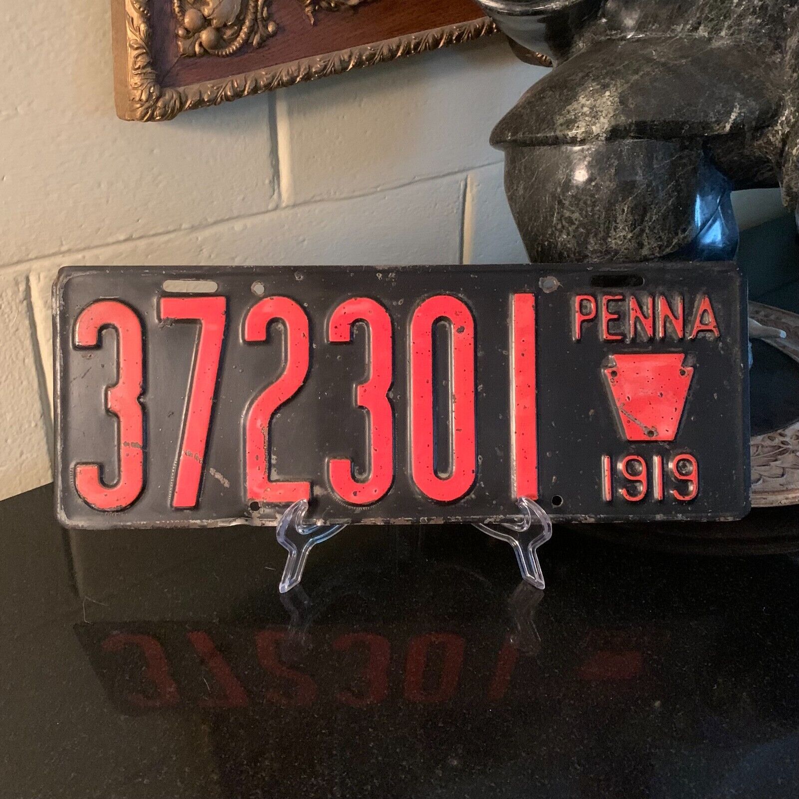 1919 Pennsylvania License Plate Black w/Red Numbers 372301 Penna Very Good