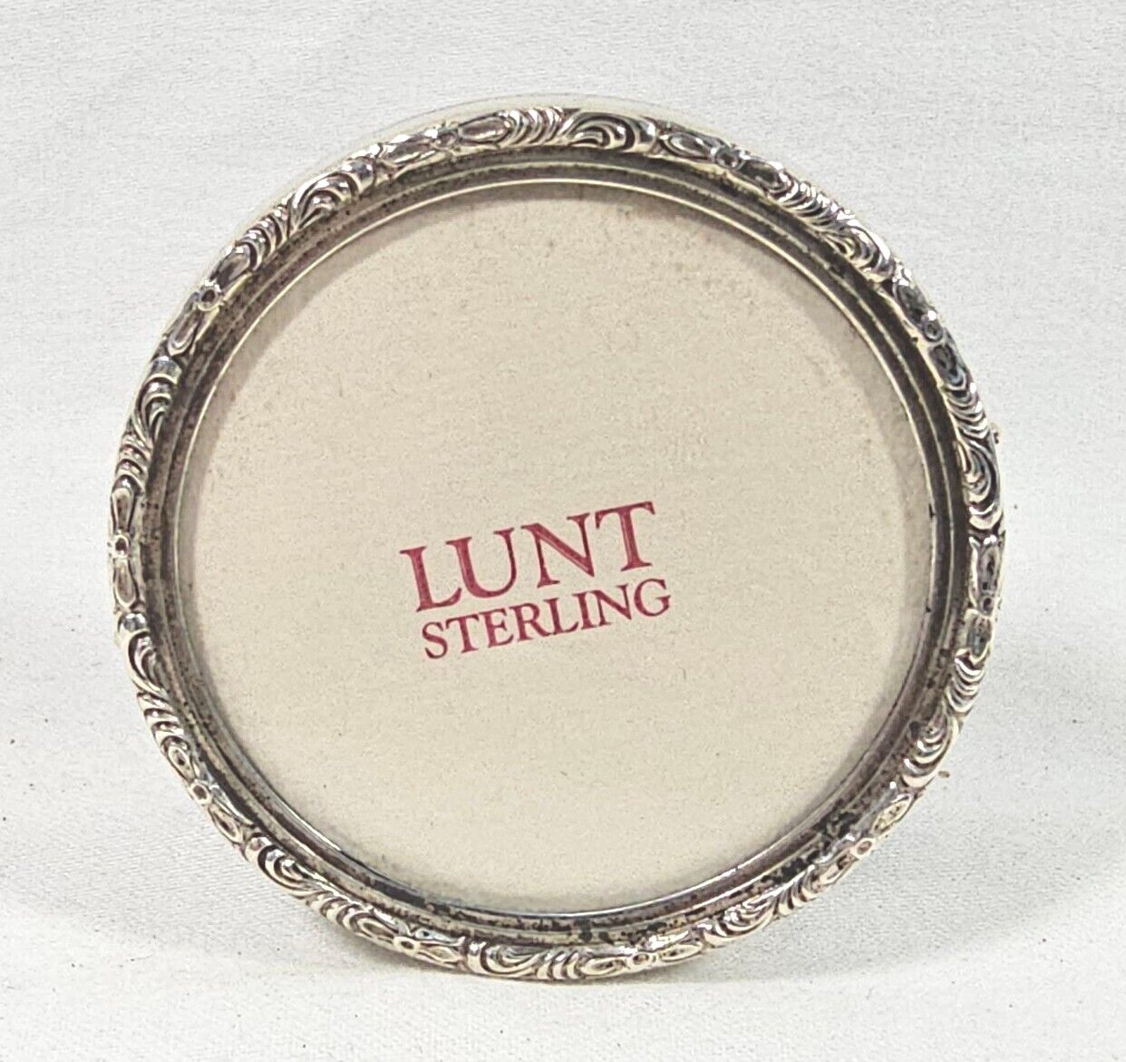 Vintage Lunt Sterling Silver Round Dresser Picture Easel Frame