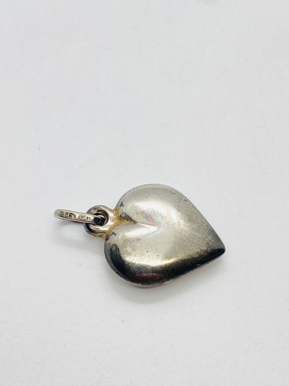 1.9g 925 ANTIQUE PUFFY STERLING SILVER HEART STAMPED FINE JEWELRY