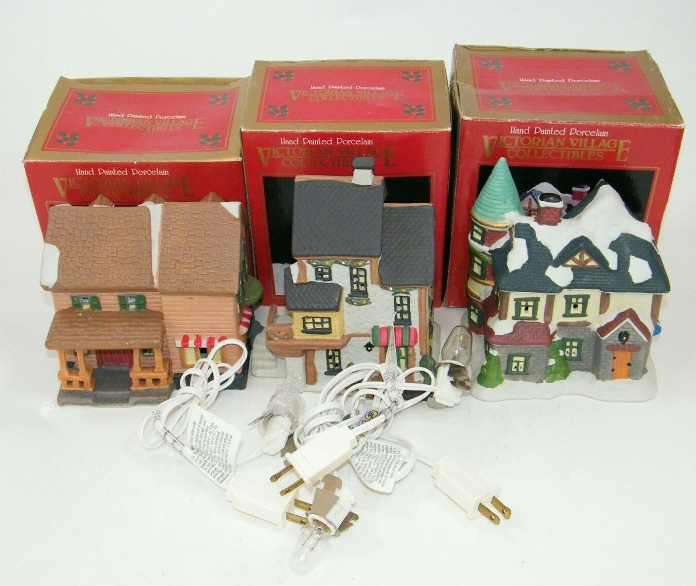 (3) VICTORIAN VILLAGE COLLECTIBLES CHRISTMAS VILLAGE LIGHTED HOUSES 