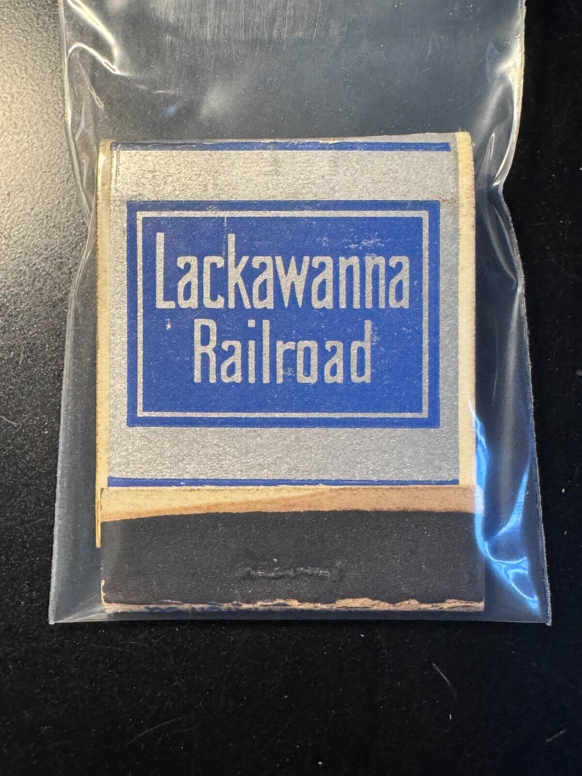 MATCHBOOK - LACKAWANNA RAILROAD - THE GREAT LAKES AND THE SEA - UNSTRUCK