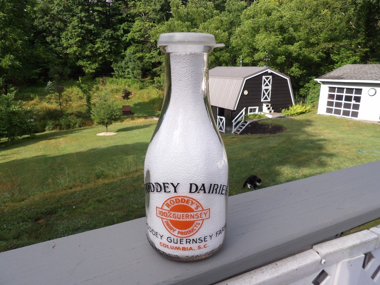 Vintage 1947 Roddey Dairies Dairy 2-Color Quart Milk Bottle Columbia SC