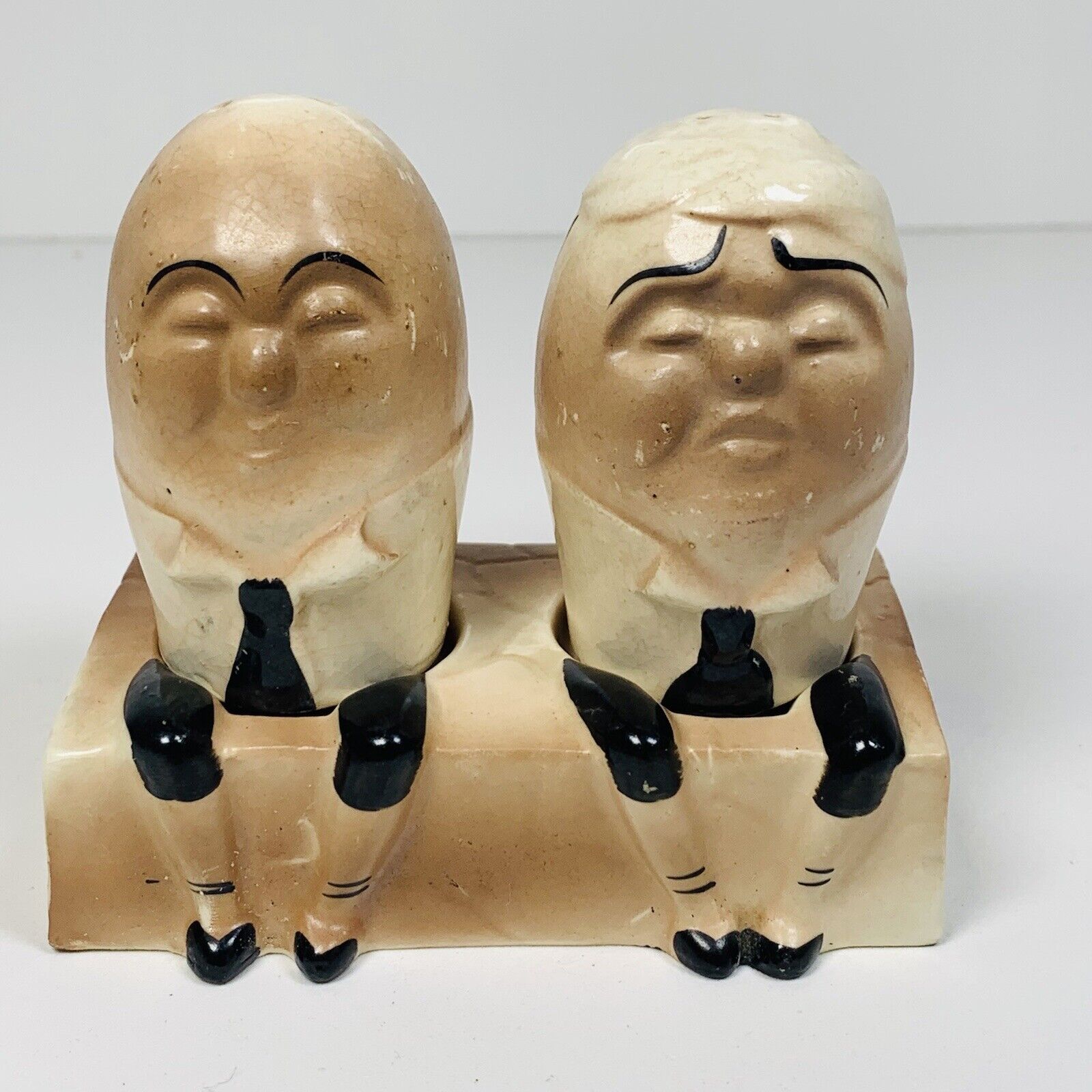 Vintage Anthropomorphic Humpy Dumpty Salt And Pepper Shakers On A Tray VGC