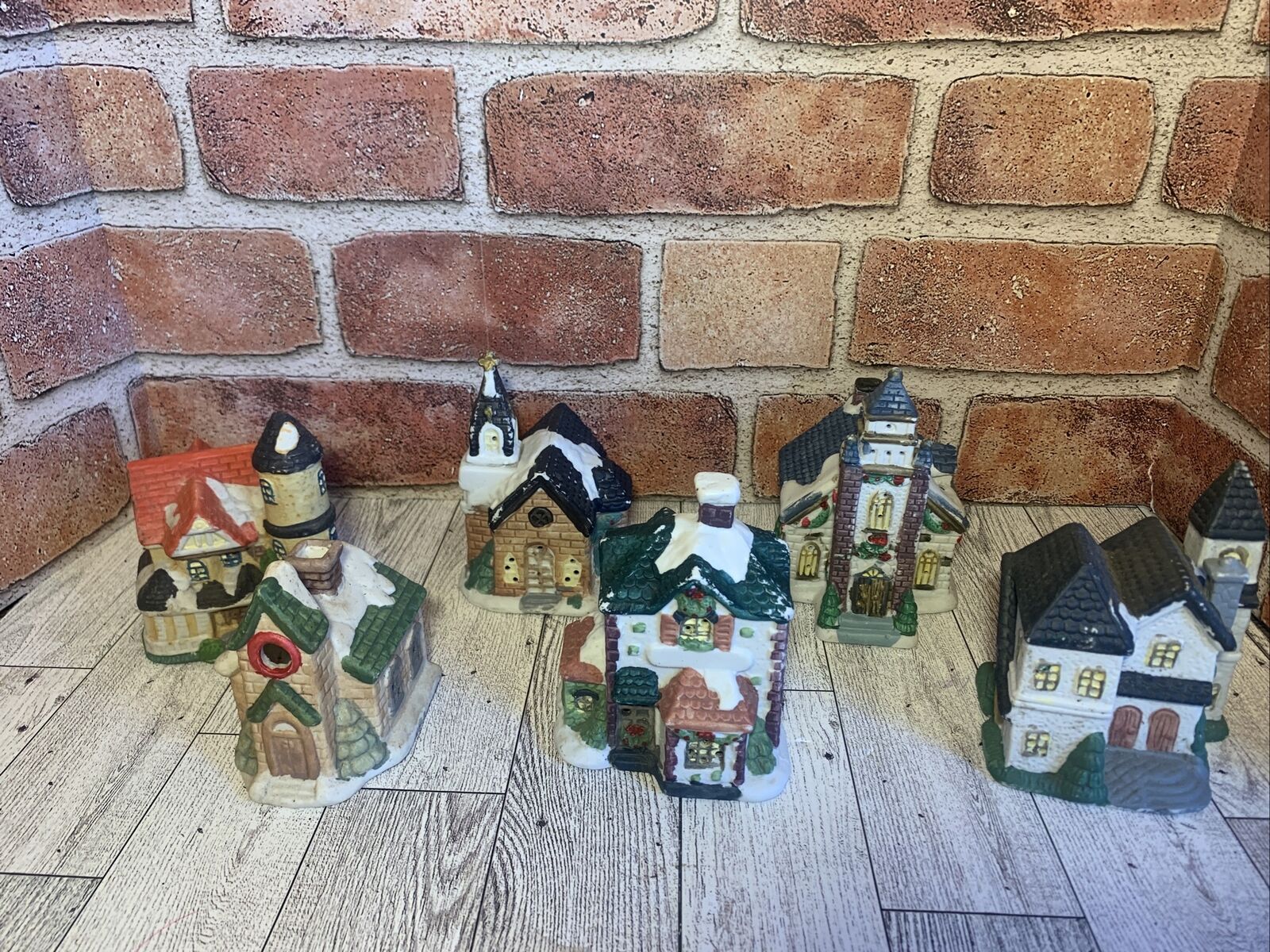 6pc Miniature Ceramic Christmas Village Great For Train Set Ups As Well 3.5-4.5”