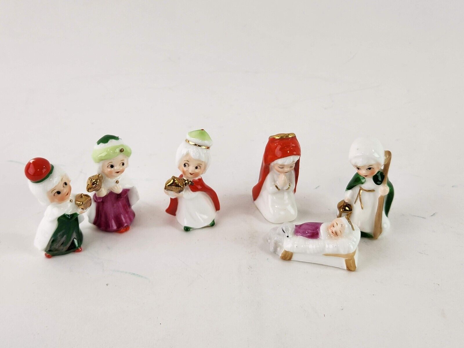 NAPCO Miniature Nativity Set Christmas Jesus Holy Family Wisemen Bone China