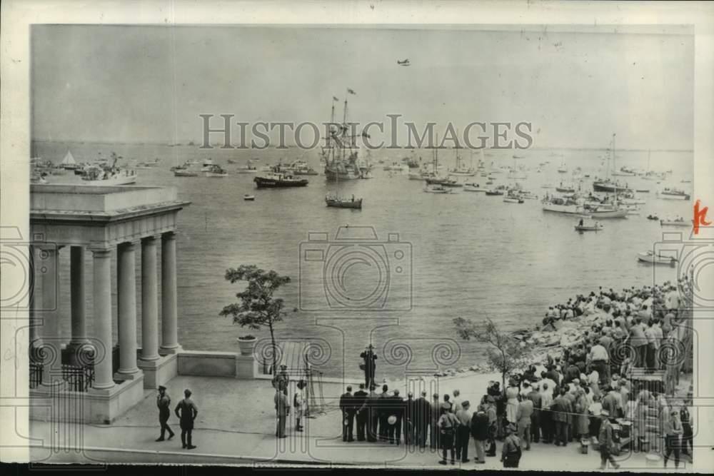 1957 Press Photo The Mayflower II Snug in Port in Plymouth, Massachusetts