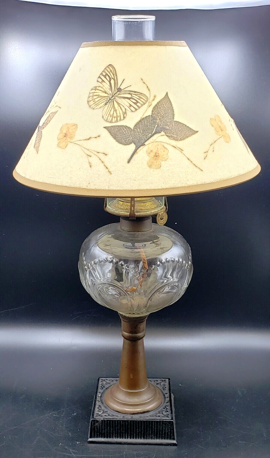 ATQ Banner P&A Glass Brass Oil Kerosene Table Lamp Dried Flower Chimney Shade 