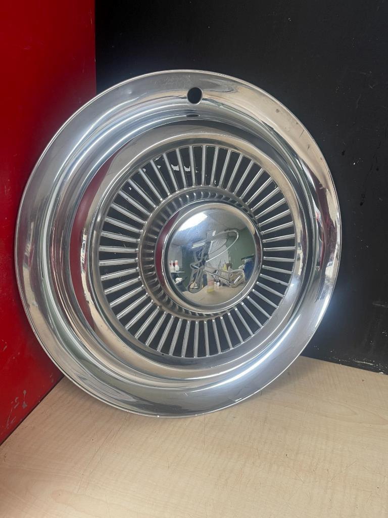 Original 1958-1962 AMC Rambler Hubcap Vintage Wheel Cover 15\