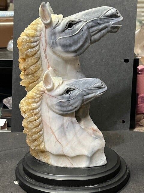AWESOME RARE HORSEHEAD CARVING,ITALIAN MARBLE WITH NATURAL CALCITE MANE 
