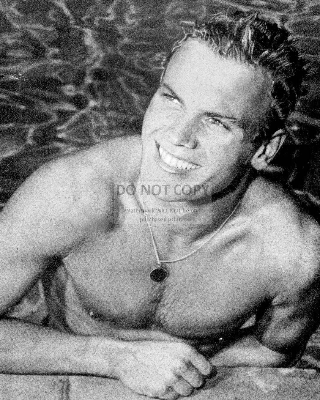 ACTOR TAB HUNTER PIN UP - 8X10 PUBLICITY PHOTO (DD349)