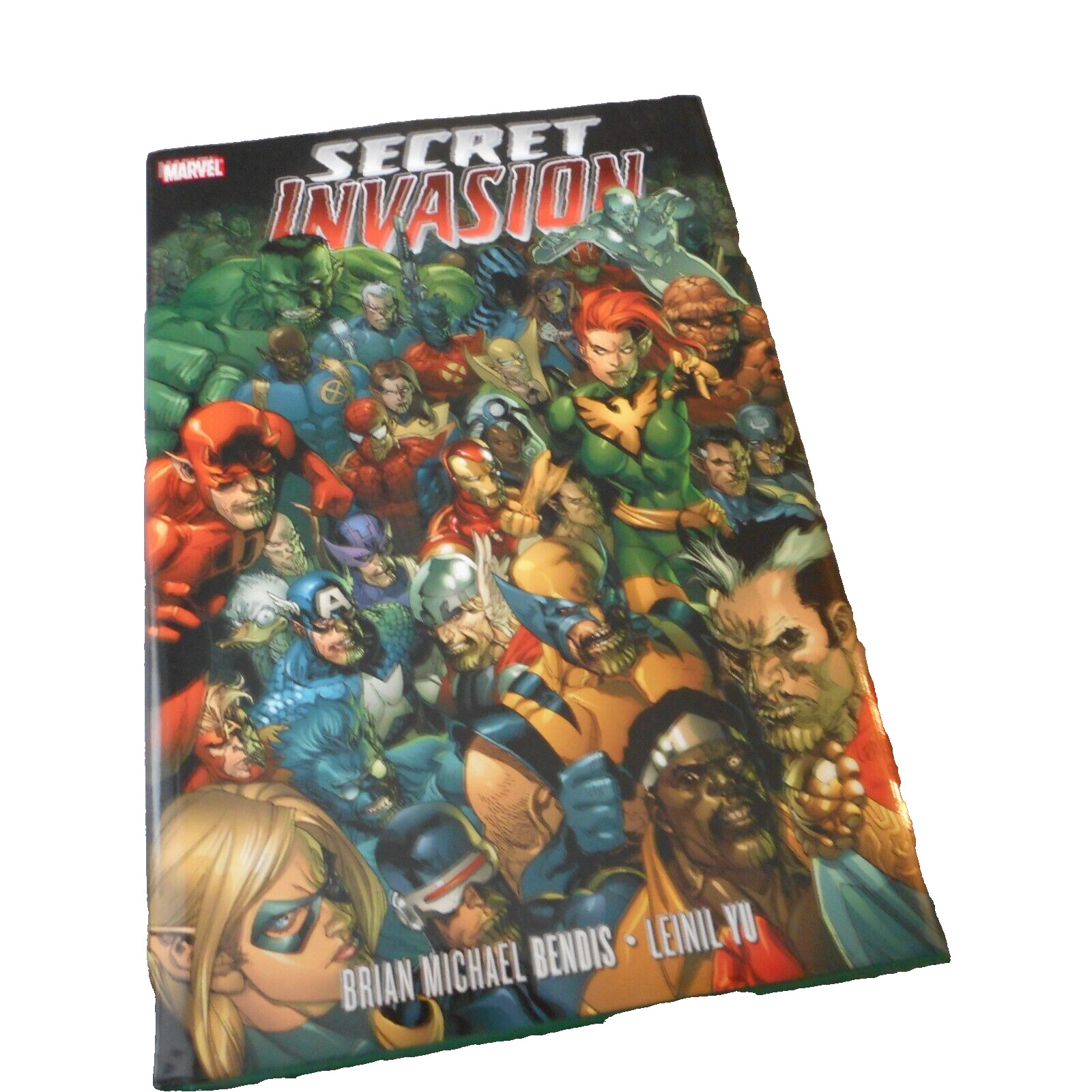 Secret Invasion. Deluxe Hardcover. (Marvel, 2010. Bendis NEW
