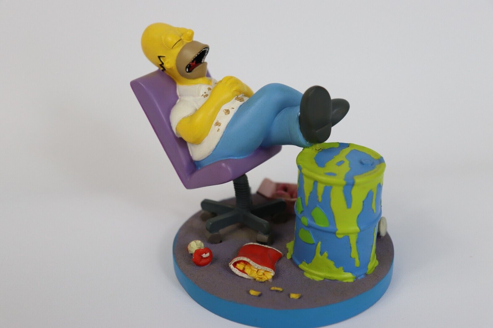 The Simpsons 2001 Misadventures of Homer Sculpture Collection: Asleep on the Job