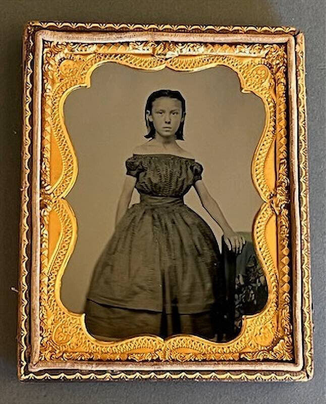 ANTIQUE 1/4 PLATE AMBROTYPE ~ BEAUTIFUL YOUNG GIRL ~ c. - 1855