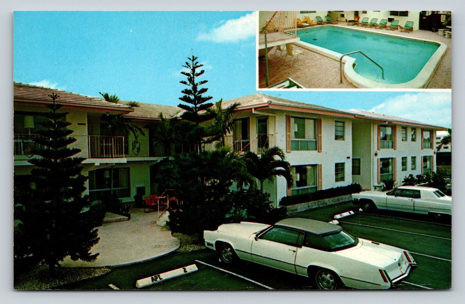 Royal Plaza Apartments, Old Cars FORT LAUDERDALE FLORIDA VINTAGE Ad Postcard