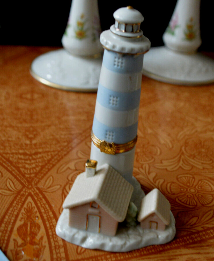 Lenox Seaside Sentinel Lighthouse Vintage Trinket Treasure Box w/Gold Charm