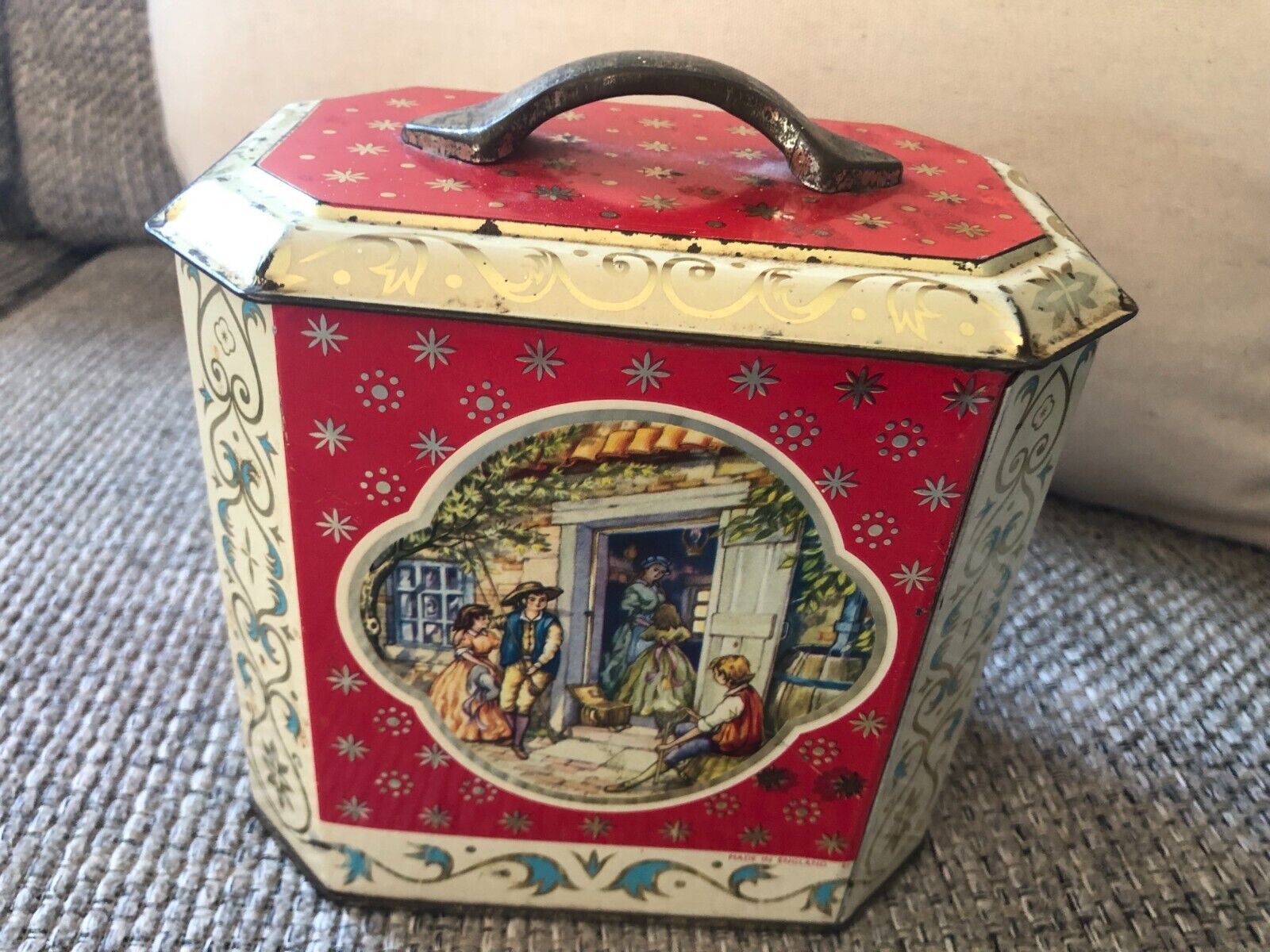 Vintage Red &Gold Tin, 8 Sided