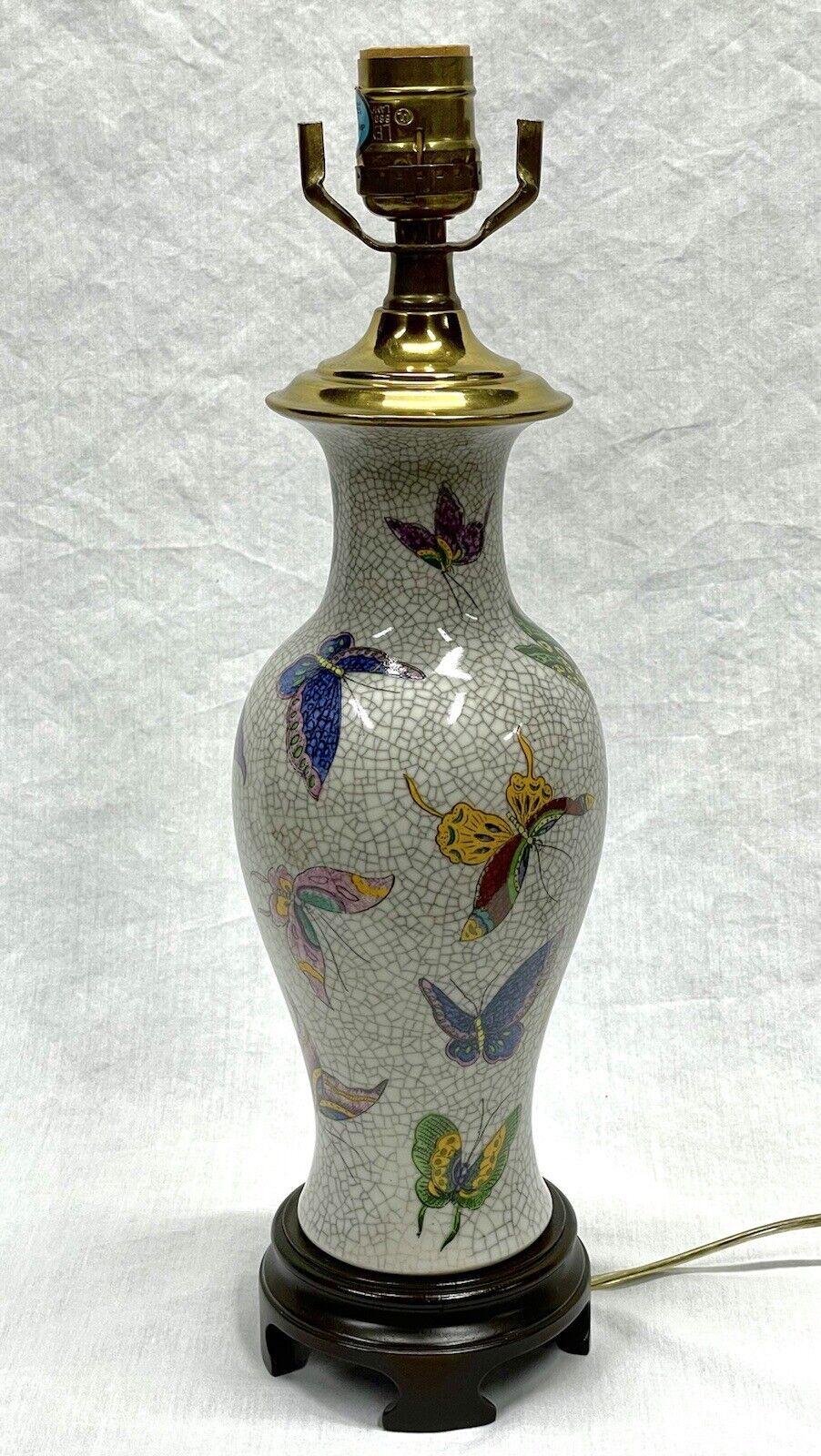 Vintage Asian Import Vase Table Lamp Butterfly Brass Top No Shade Working 16”