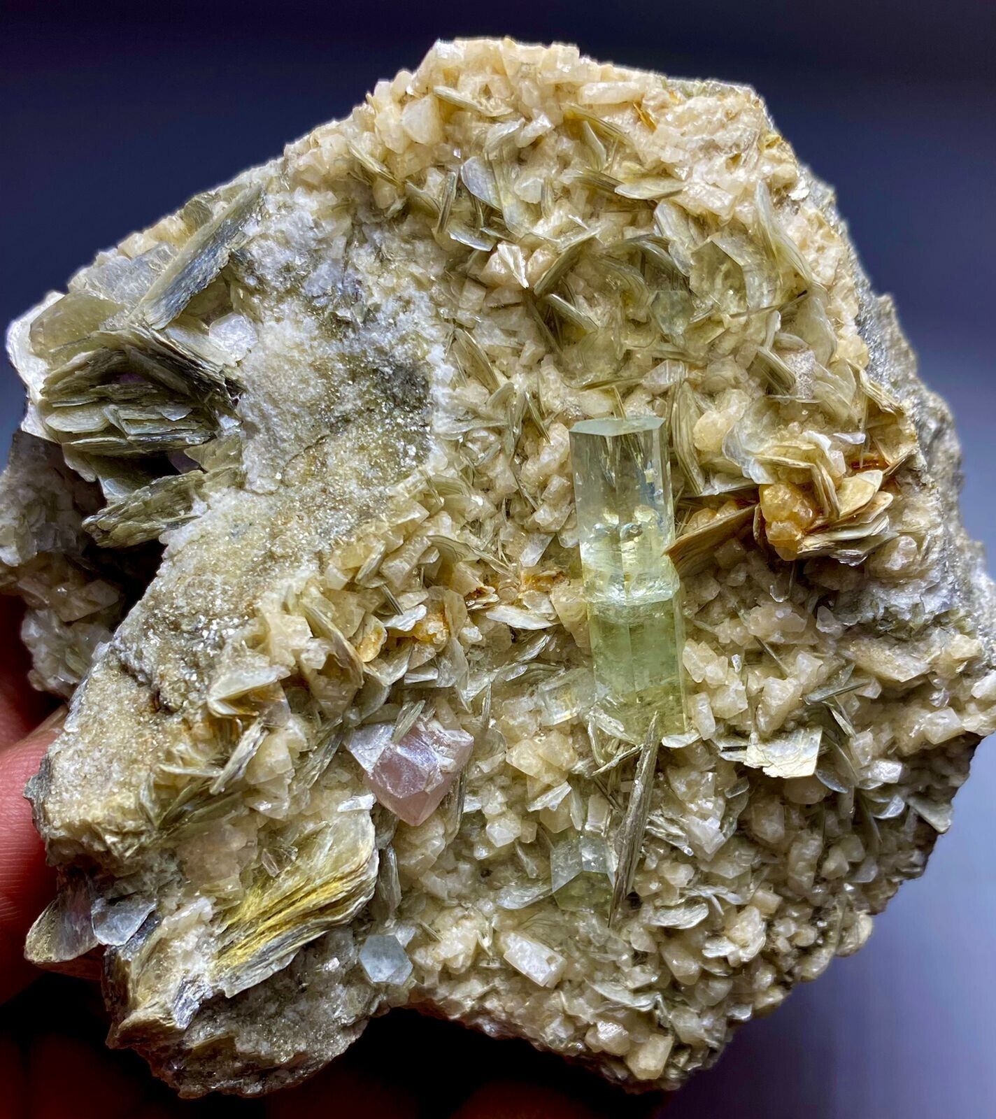 274 Gram Natural Aquamarine crystal With Appetite and Mica Specimen @ Pakistan 