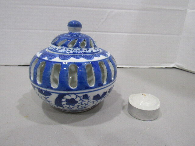 NEWVintage~SILVESTRI~Handcrafted Chinese Blue&White Printed~Votive Candle Holder