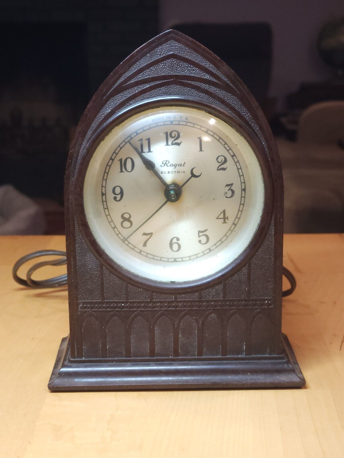 Vintage ROYAL ELECTRIC Mantle Clock Works