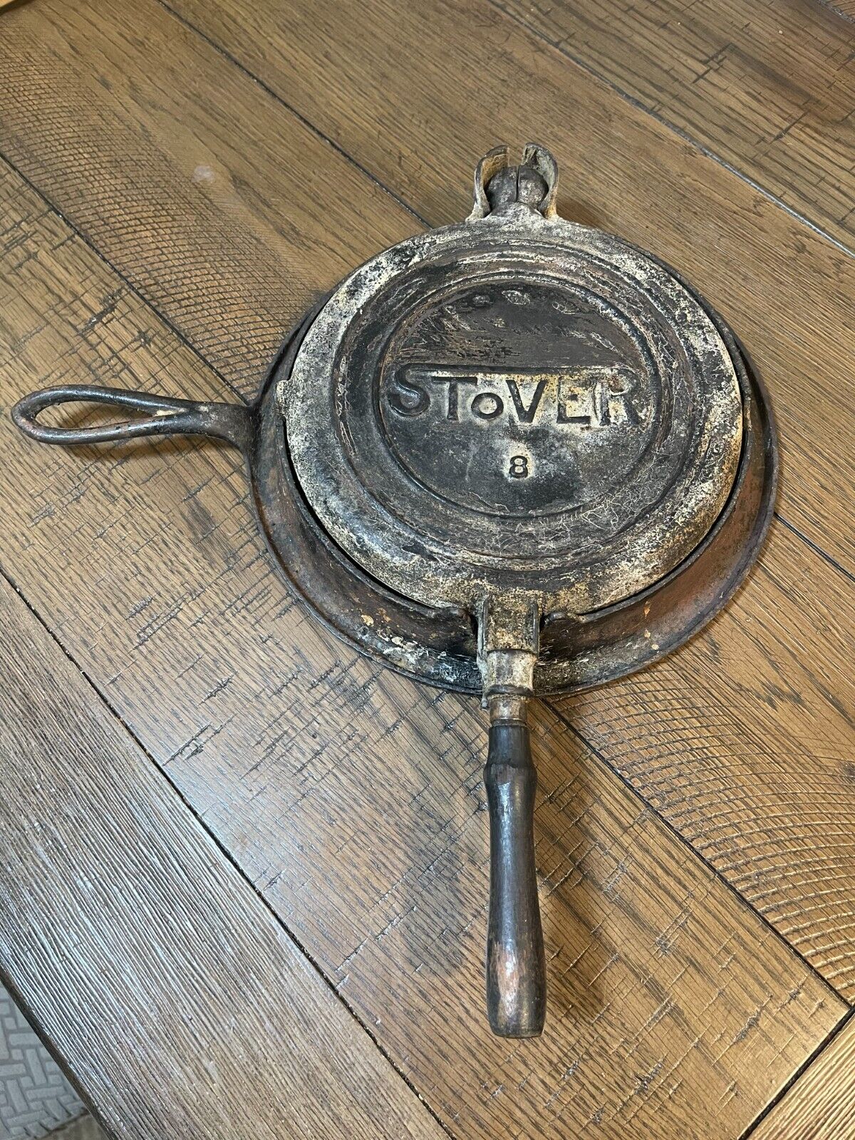 Vintage Stover Cast Iron Waffle No. 8