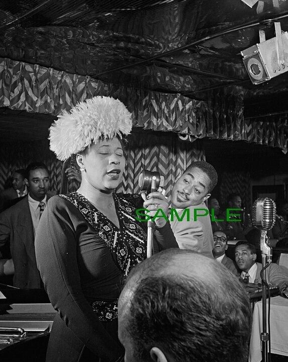 1947 Jazz Legend ELLA FITZGERALD Photo (131-k ) *
